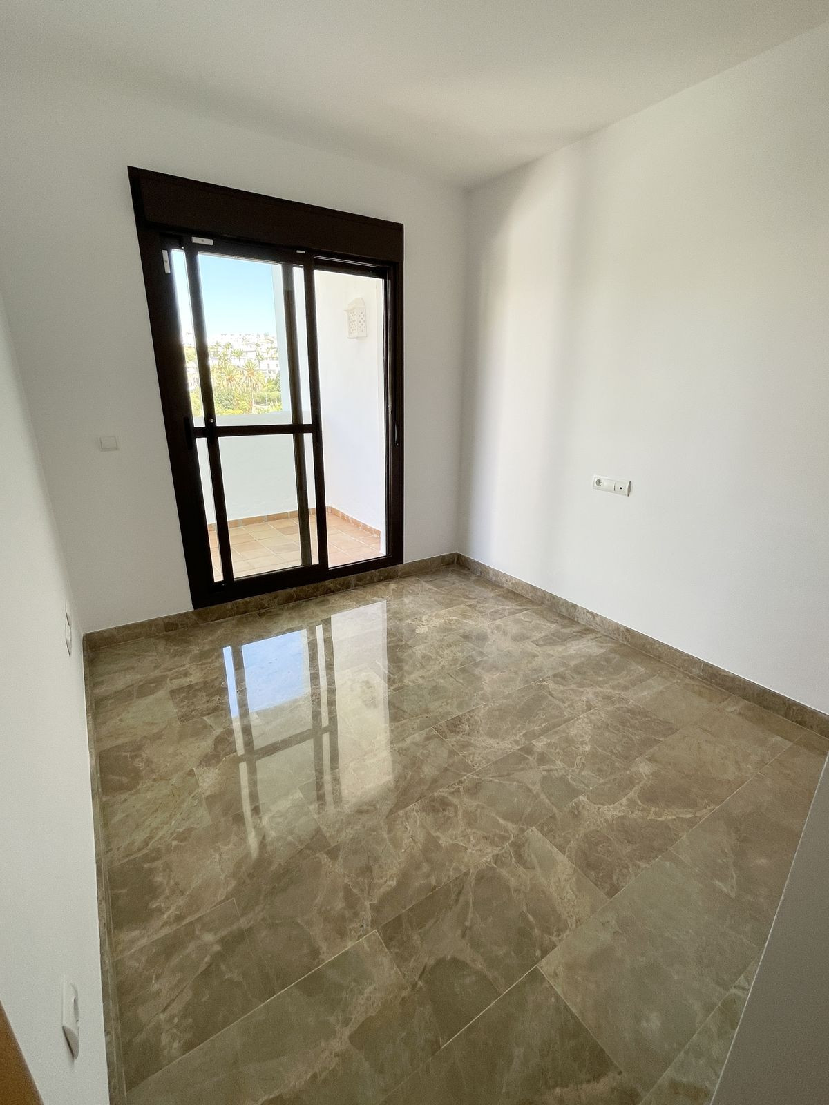 Se vende Apartamento Planta Media de 3 dormitorios en Costa Del Sol, Málaga, España