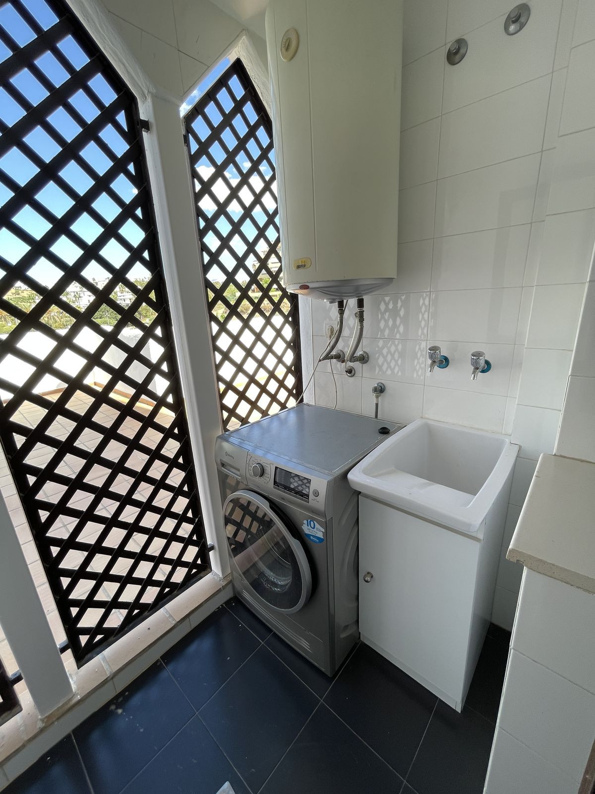 Se vende Apartamento Planta Media de 3 dormitorios en Costa Del Sol, Málaga, España