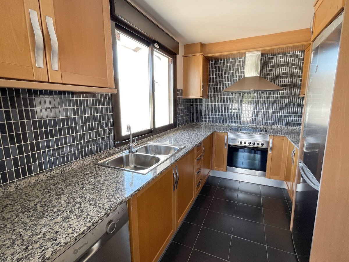 Se vende Apartamento Planta Media de 3 dormitorios en Costa Del Sol, Málaga, España