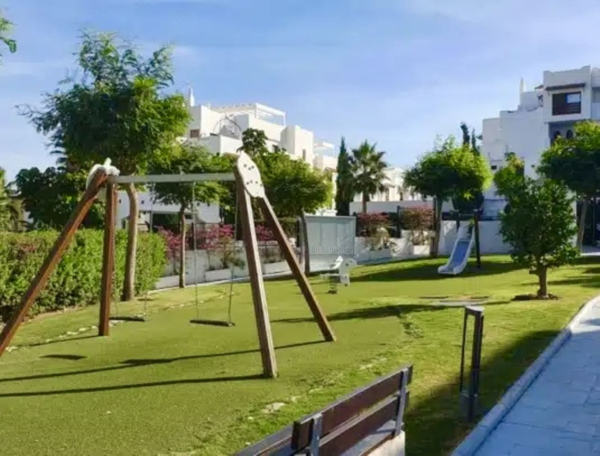 Se vende Apartamento Planta Media de 3 dormitorios en Costa Del Sol, Málaga, España