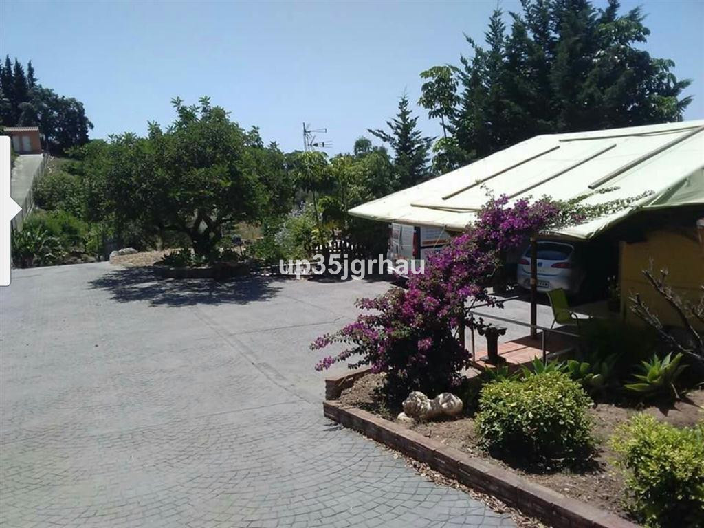 3 Bed Apartment for sale in Estepona Costa Del Sol, Málaga, Spain