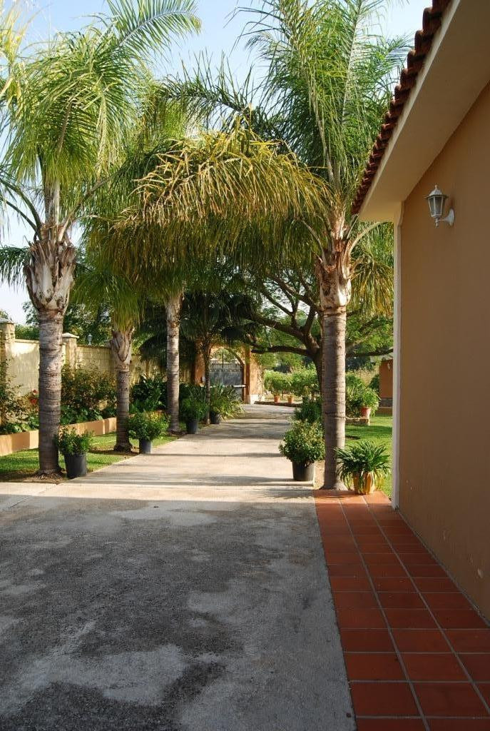 Se vende Villa - Chalet de 4 dormitorios en Costa Del Sol, Málaga, España