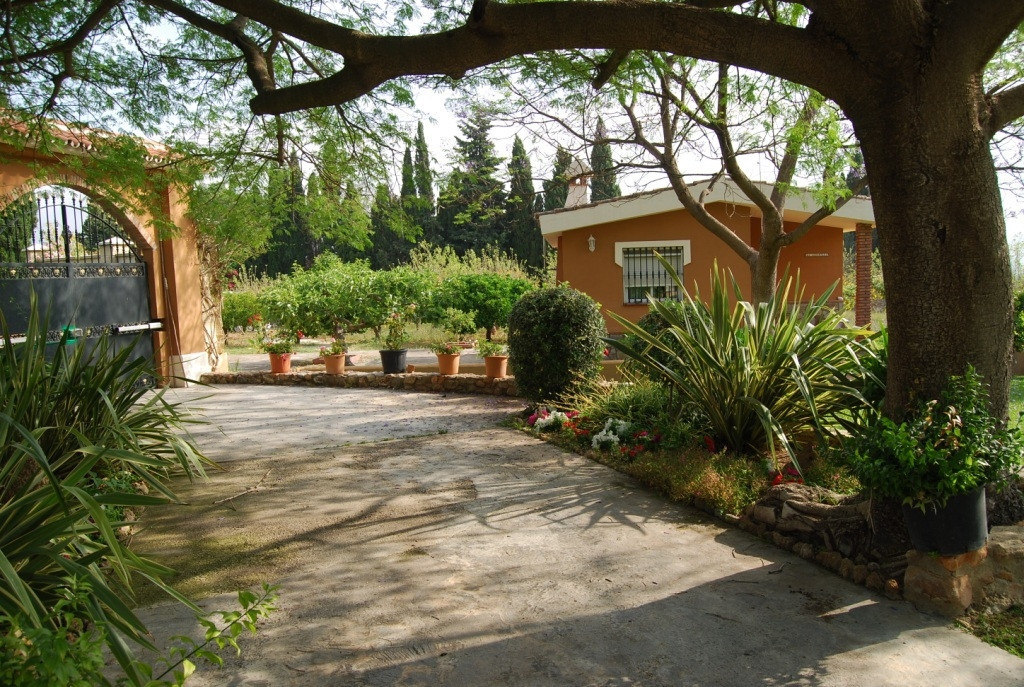 Se vende Villa - Chalet de 4 dormitorios en Costa Del Sol, Málaga, España