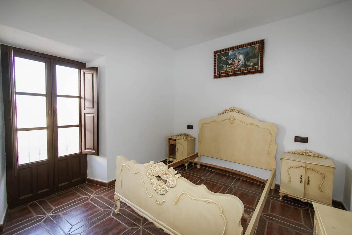 7 Bed Townhouse for sale in Guaro Costa Del Sol, Málaga, Spain