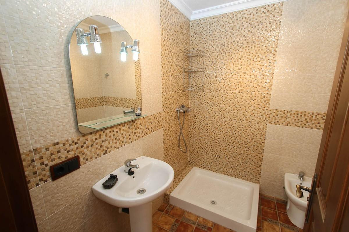 7 Bed Townhouse for sale in Guaro Costa Del Sol, Málaga, Spain