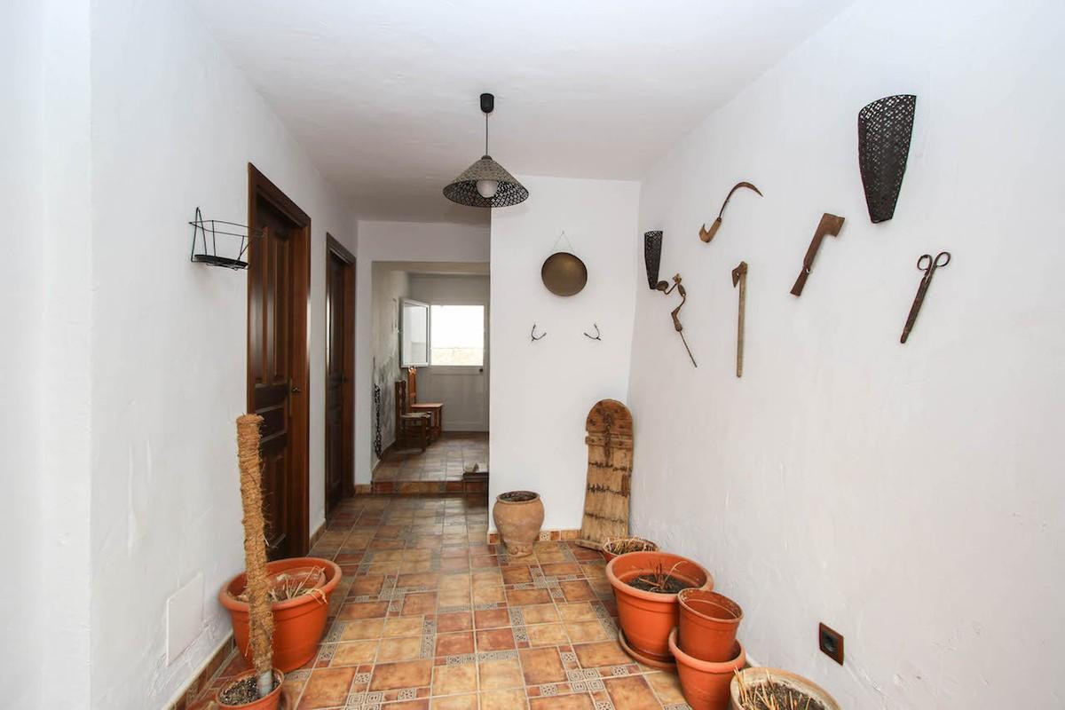 7 Bed Townhouse for sale in Guaro Costa Del Sol, Málaga, Spain