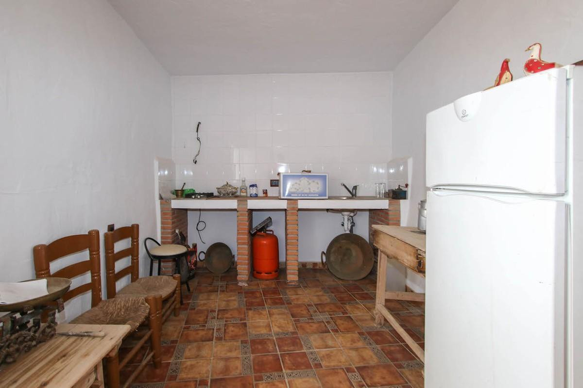 7 Bed Townhouse for sale in Guaro Costa Del Sol, Málaga, Spain