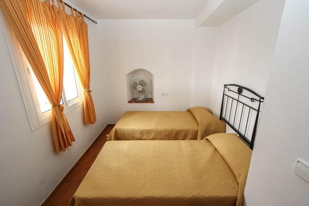 7 Bed Townhouse for sale in Guaro Costa Del Sol, Málaga, Spain