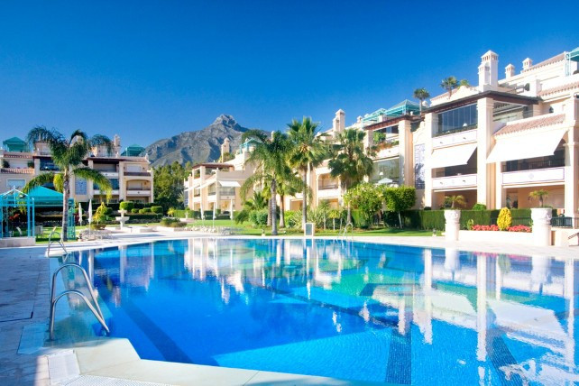 4 Bed Apartment for sale in Marbella Costa Del Sol, Málaga, Spain