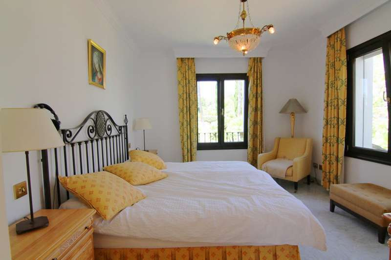 2 Bed Apartment for sale in Sierra Blanca Costa Del Sol, Málaga, Spain