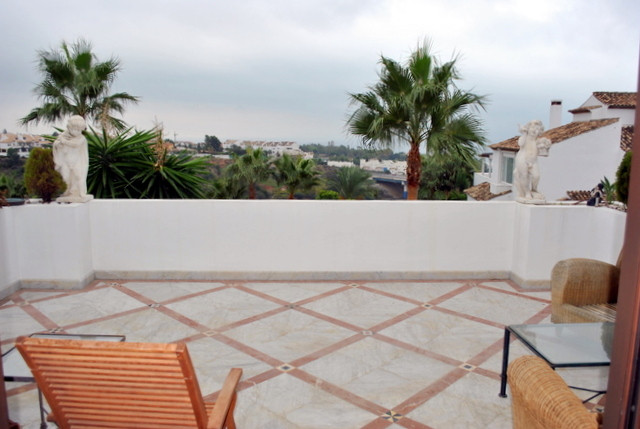 2 Bed Apartment for sale in Sierra Blanca Costa Del Sol, Málaga, Spain