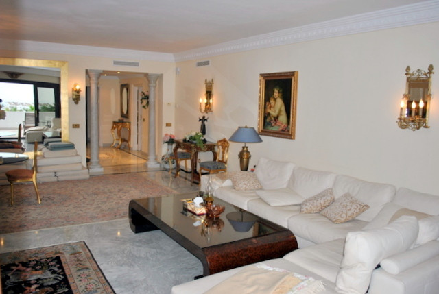 2 Bed Apartment for sale in Sierra Blanca Costa Del Sol, Málaga, Spain