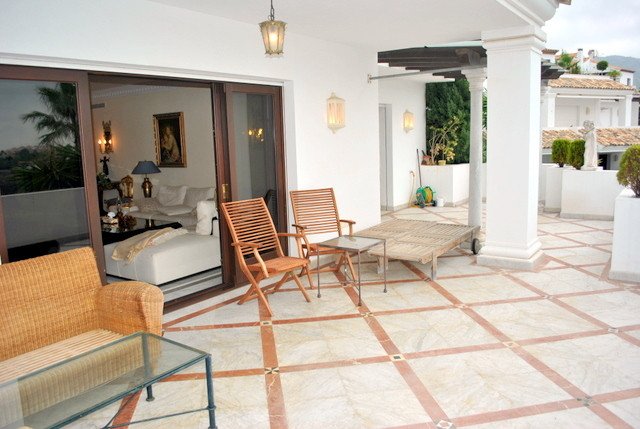 2 Bed Apartment for sale in Sierra Blanca Costa Del Sol, Málaga, Spain