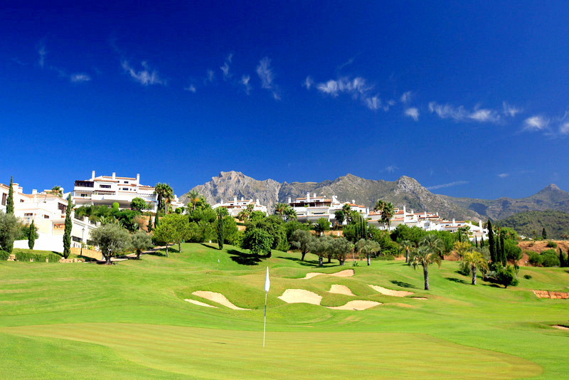 2 Bed Apartment for sale in Sierra Blanca Costa Del Sol, Málaga, Spain