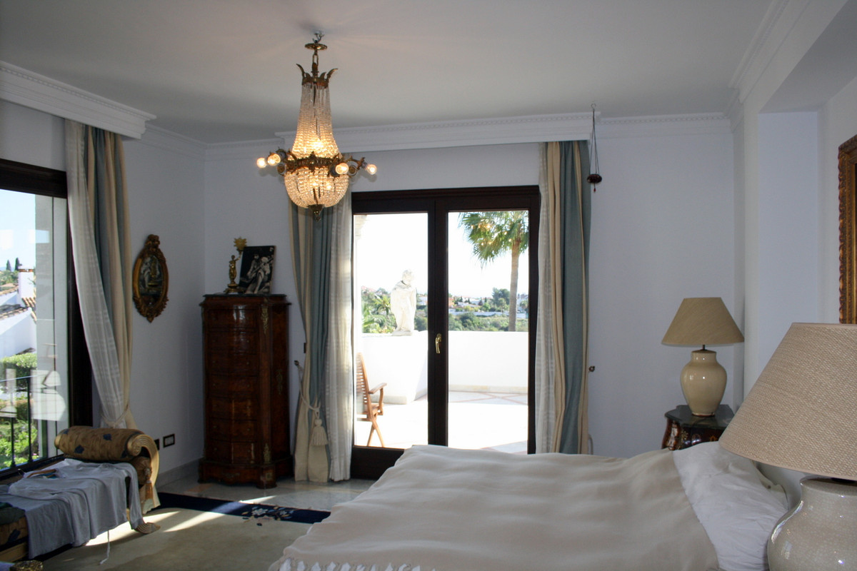2 Bed Apartment for sale in Sierra Blanca Costa Del Sol, Málaga, Spain