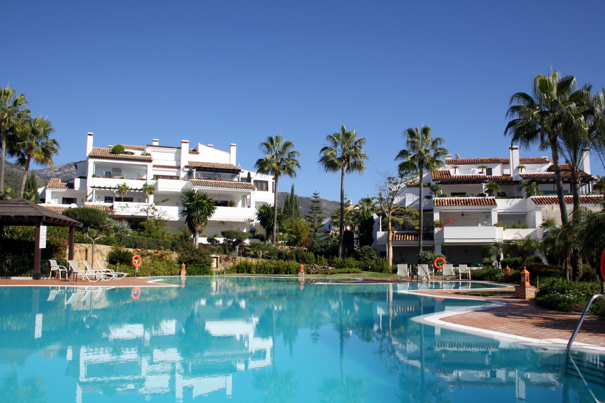 2 Bed Apartment for sale in Sierra Blanca Costa Del Sol, Málaga, Spain