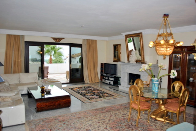 2 Bed Apartment for sale in Sierra Blanca Costa Del Sol, Málaga, Spain