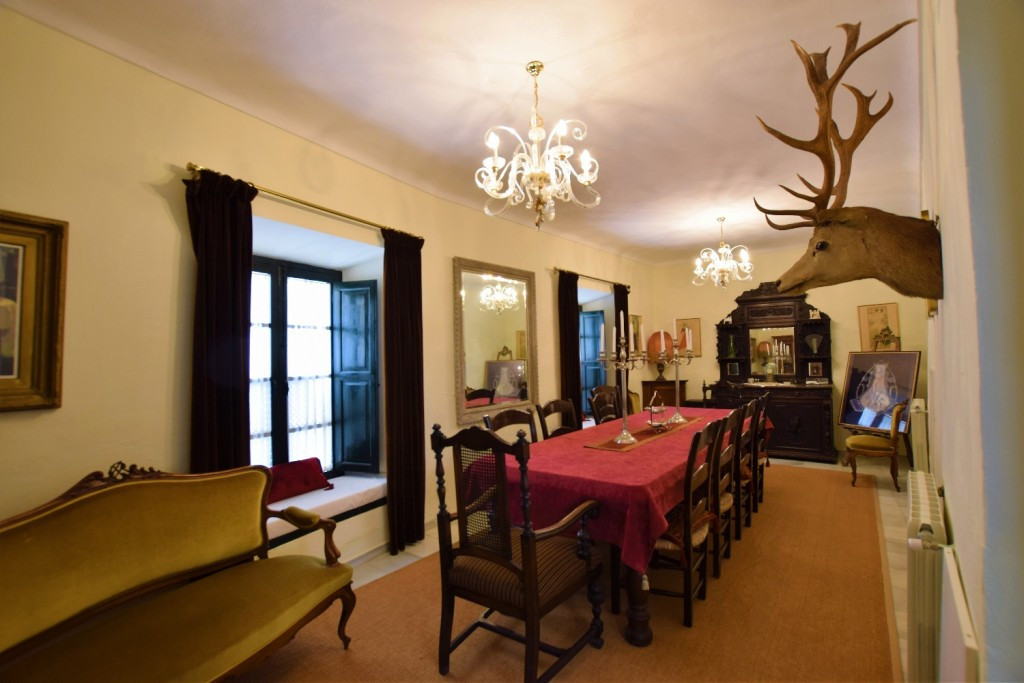 5 Bed Townhouse for sale in Ronda Costa Del Sol, Málaga, Spain