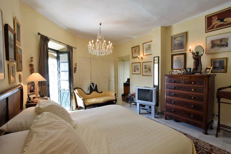 5 Bed Townhouse for sale in Ronda Costa Del Sol, Málaga, Spain