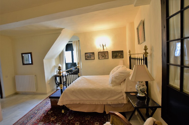 5 Bed Townhouse for sale in Ronda Costa Del Sol, Málaga, Spain