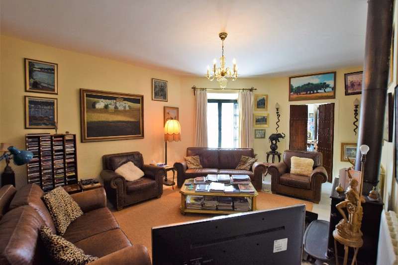 5 Bed Townhouse for sale in Ronda Costa Del Sol, Málaga, Spain