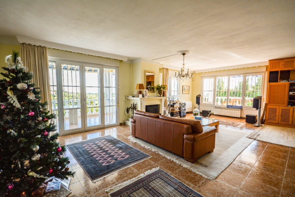8 Bed Townhouse for sale in Estepona Costa Del Sol, Málaga, Spain