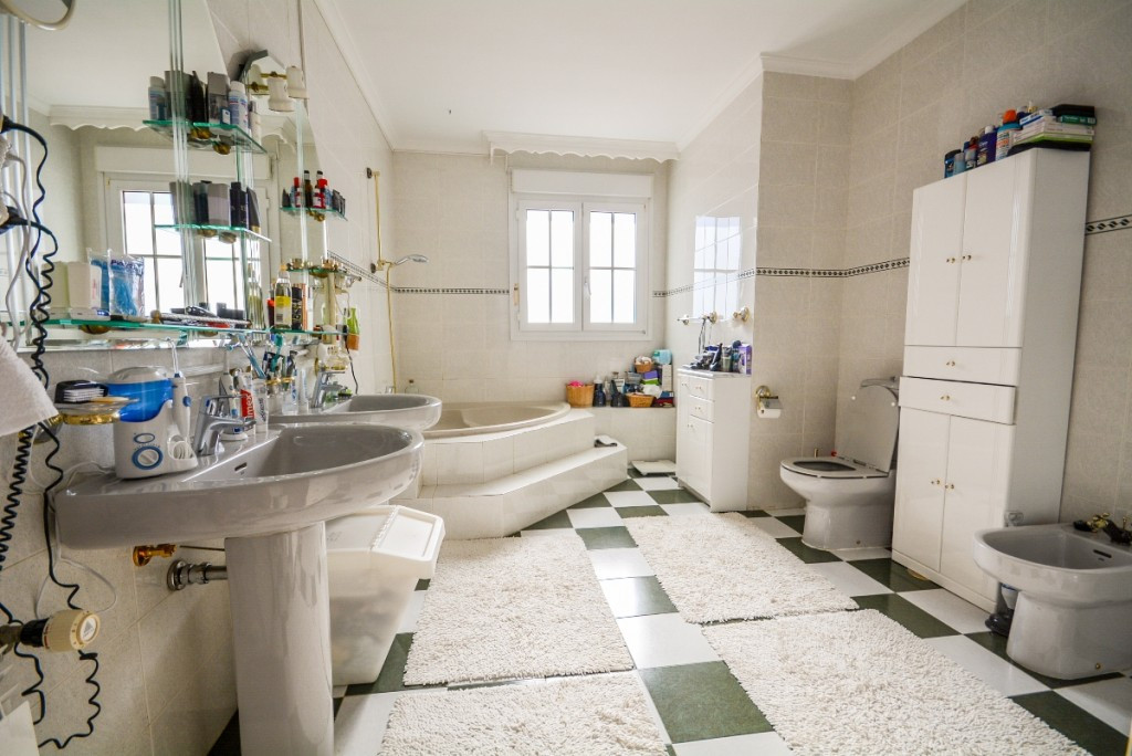 8 Bed Townhouse for sale in Estepona Costa Del Sol, Málaga, Spain