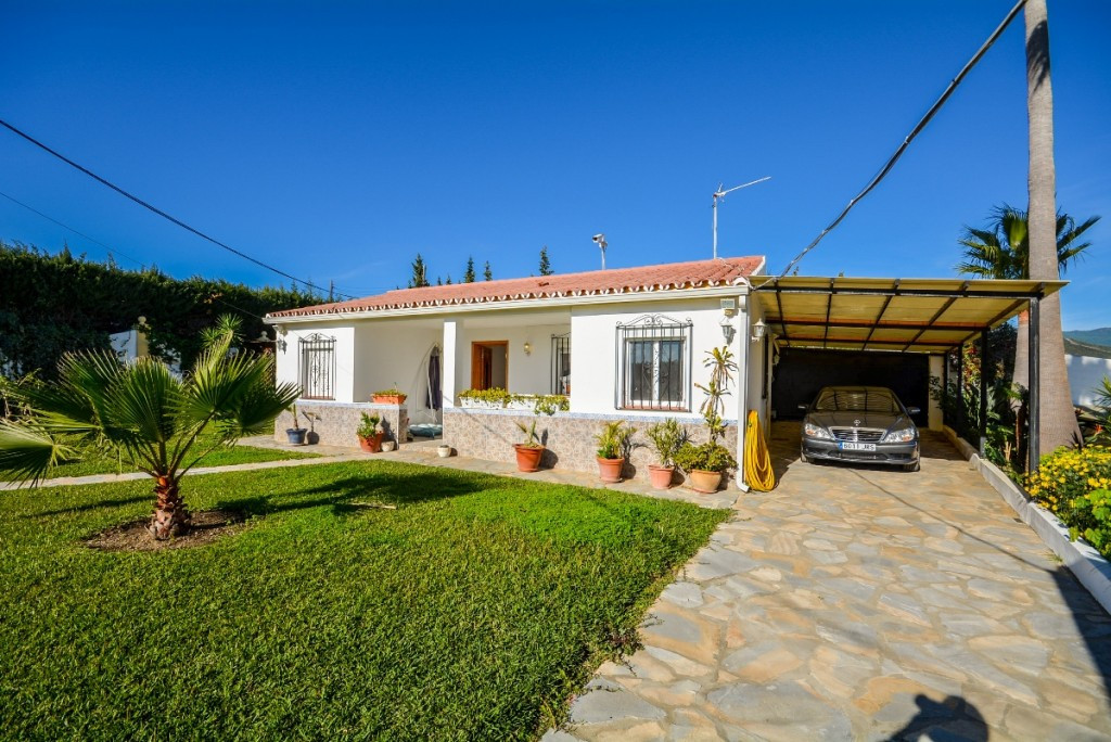 8 Bed Townhouse for sale in Estepona Costa Del Sol, Málaga, Spain