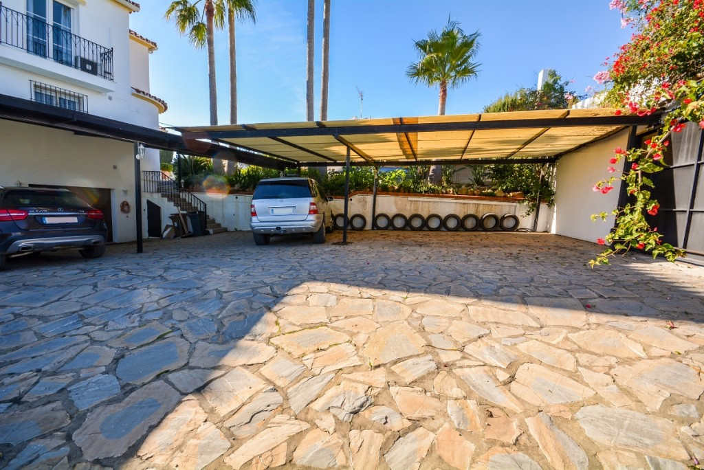 8 Bed Townhouse for sale in Estepona Costa Del Sol, Málaga, Spain
