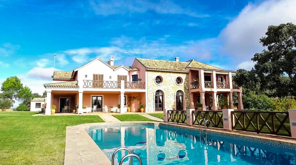 Se vende Finca - Cortijo de 7 dormitorios en Costa Del Sol, Málaga, España