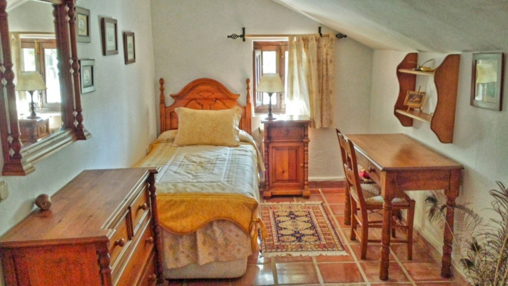 6 Bed Townhouse for sale in Casarabonela Costa Del Sol, Málaga, Spain