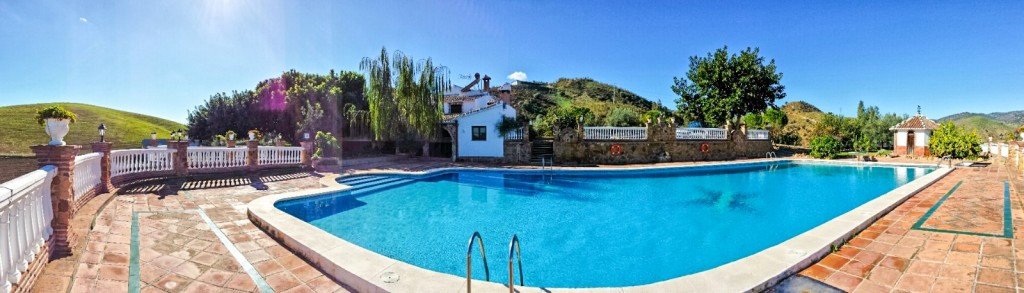 6 Bed Townhouse for sale in Casarabonela Costa Del Sol, Málaga, Spain