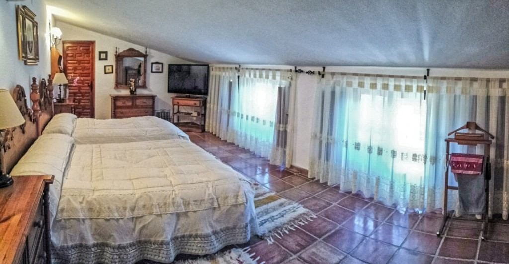 6 Bed Townhouse for sale in Casarabonela Costa Del Sol, Málaga, Spain