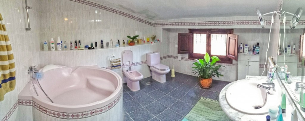 6 Bed Townhouse for sale in Casarabonela Costa Del Sol, Málaga, Spain
