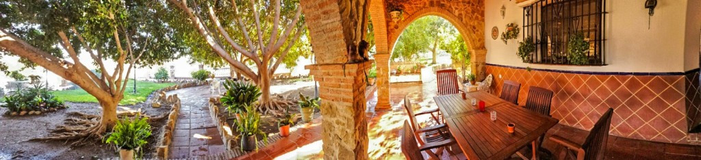 6 Bed Townhouse for sale in Casarabonela Costa Del Sol, Málaga, Spain