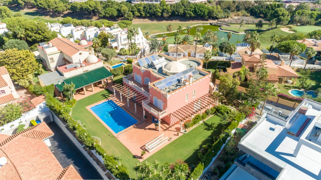 Se vende Villa - Chalet de 7 dormitorios en Costa Del Sol, Málaga, España