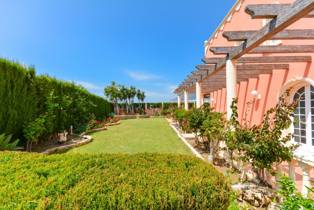 Se vende Villa - Chalet de 7 dormitorios en Costa Del Sol, Málaga, España