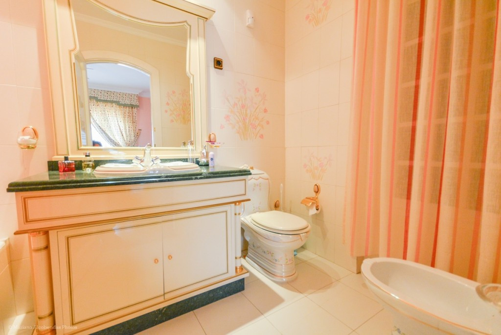 Se vende Villa - Chalet de 7 dormitorios en Costa Del Sol, Málaga, España