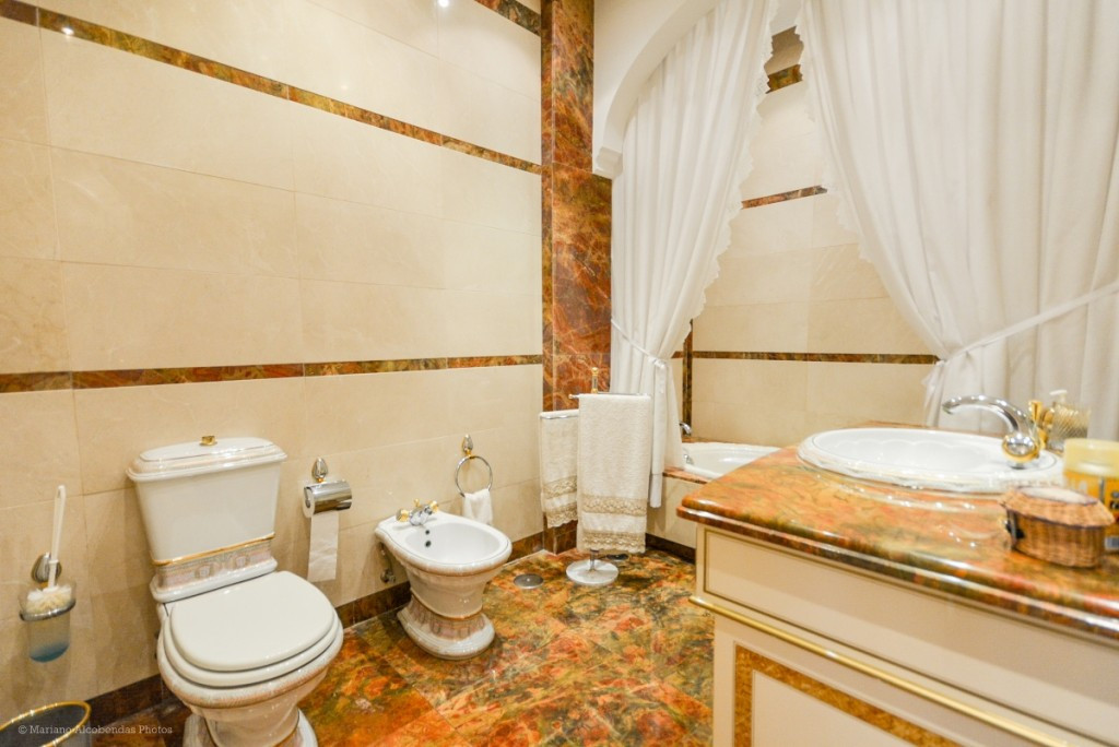 Se vende Villa - Chalet de 7 dormitorios en Costa Del Sol, Málaga, España