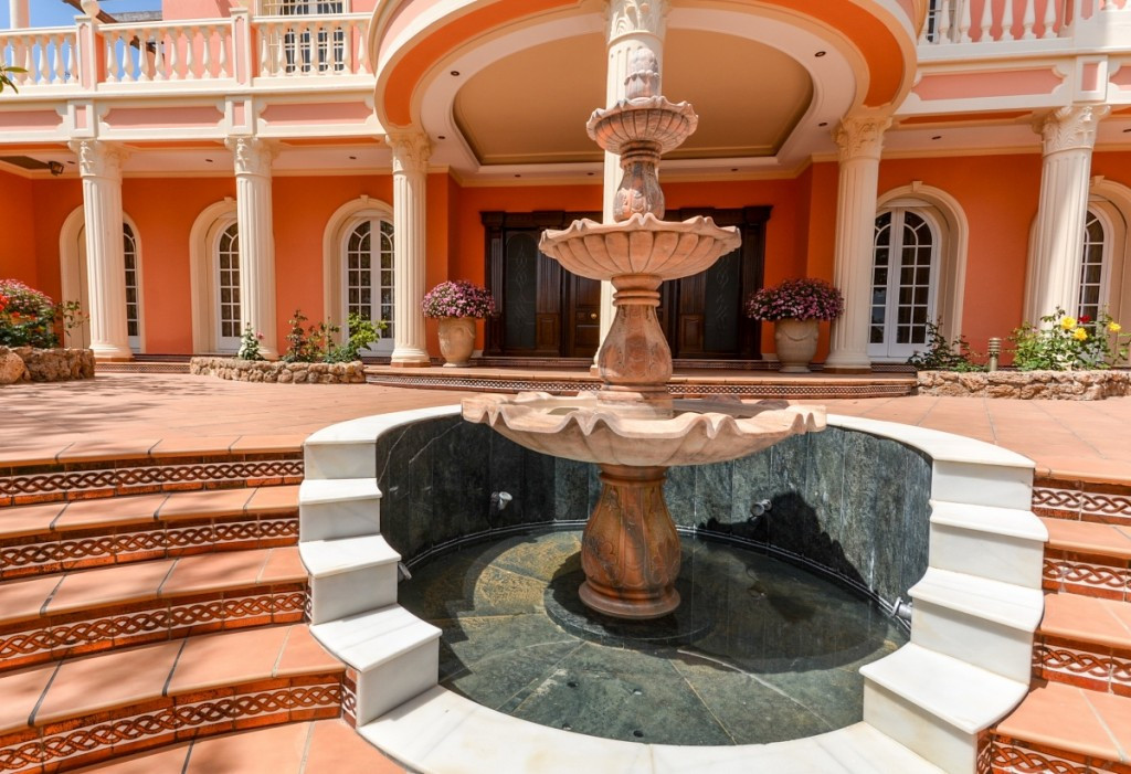 Se vende Villa - Chalet de 7 dormitorios en Costa Del Sol, Málaga, España