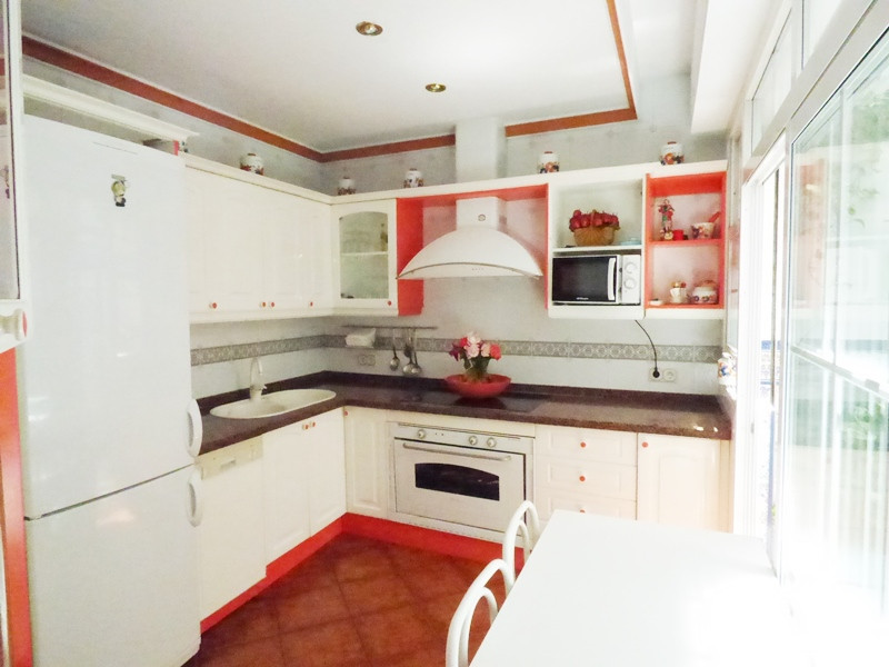 6 Bed Townhouse for sale in Marbella Costa Del Sol, Málaga, Spain