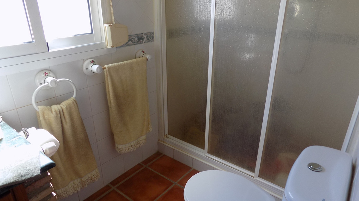 4 Bed Townhouse for sale in El Burgo Costa Del Sol, Málaga, Spain