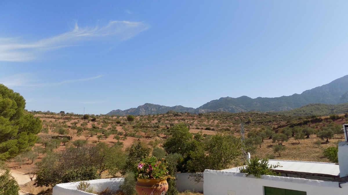 4 Bed Townhouse for sale in El Burgo Costa Del Sol, Málaga, Spain