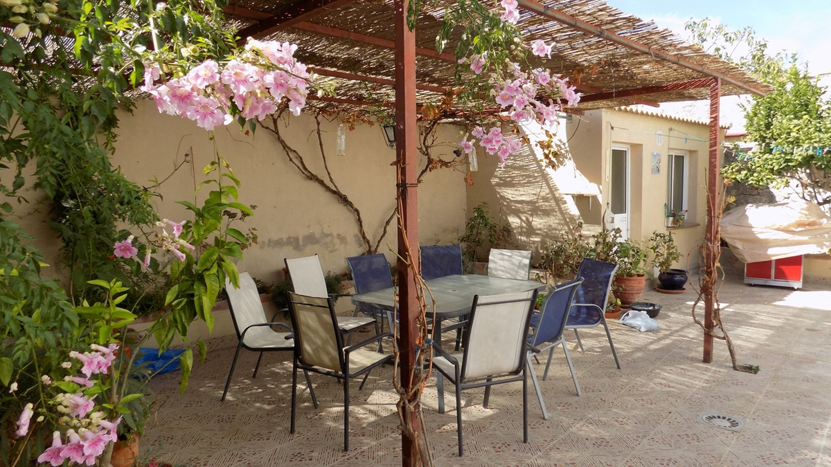 4 Bed Townhouse for sale in El Burgo Costa Del Sol, Málaga, Spain
