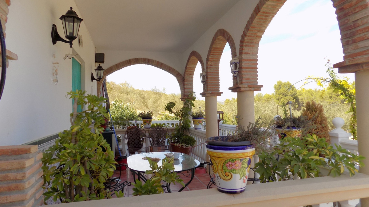 4 Bed Townhouse for sale in El Burgo Costa Del Sol, Málaga, Spain