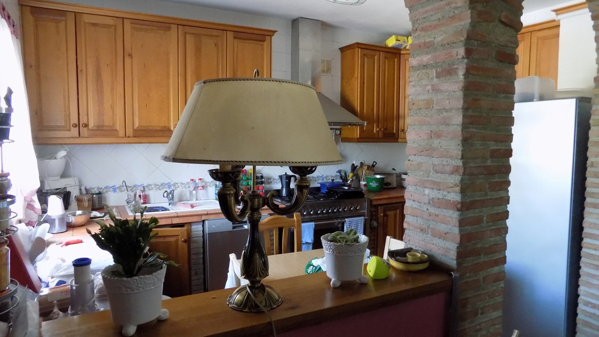 4 Bed Townhouse for sale in El Burgo Costa Del Sol, Málaga, Spain