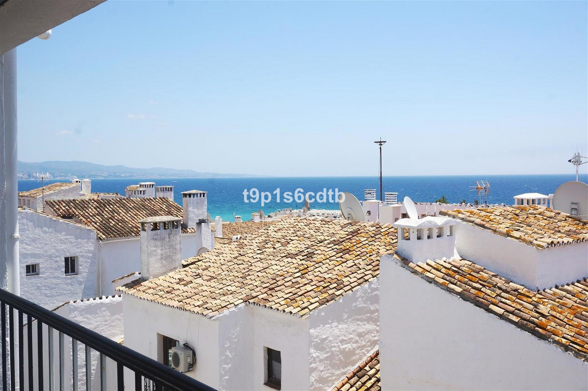 3 Bed Apartment for sale in Puerto Banús Costa Del Sol, Málaga, Spain