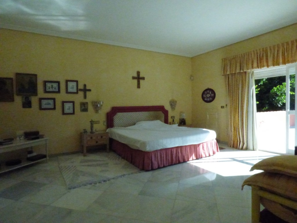 9 Bed Townhouse for sale in Torrenueva Costa Del Sol, Málaga, Spain