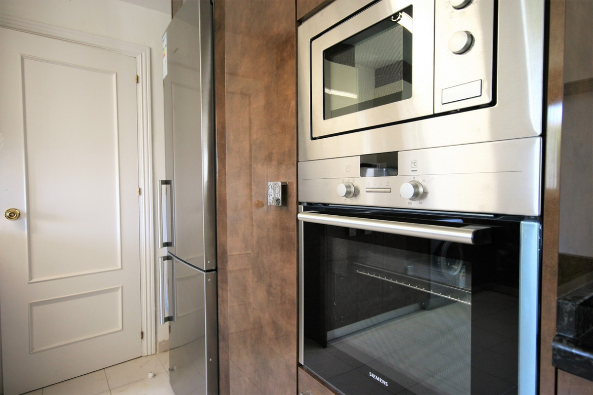 3 Bed Apartment for sale in Guadalmina Alta Costa Del Sol, Málaga, Spain