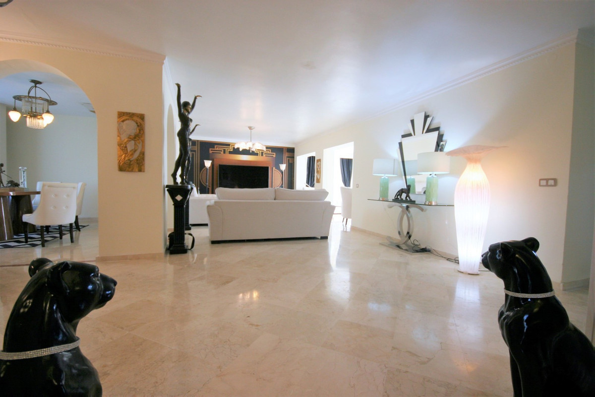 3 Bed Apartment for sale in Guadalmina Alta Costa Del Sol, Málaga, Spain